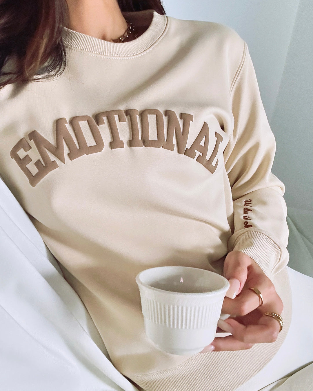 "Emotional" Rundhals-Sweatshirt – Und das ist okay.