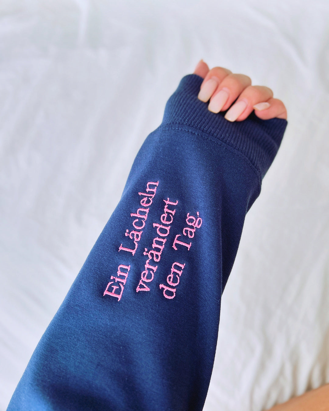 "Denke an glückliche Gedanken" Rundhals-Sweatshirt