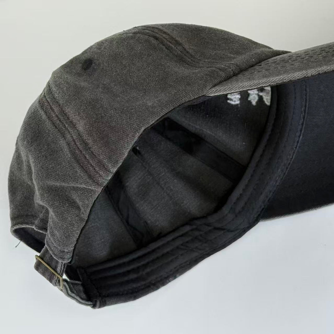 Bestickte Lyric-Kappe "Calm Down"